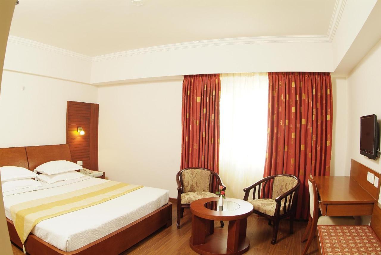 Hotel Parijatha Gateway Bangalore Exterior foto